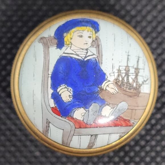 Vintage Halcyon Days Enamel Pill Box Little Sailor Stylish Mini Decor Accent - Picture 4 of 7